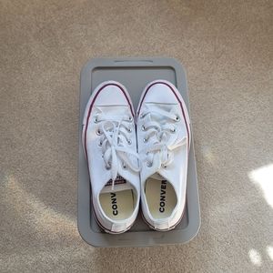 Converse white sz 6. Womens